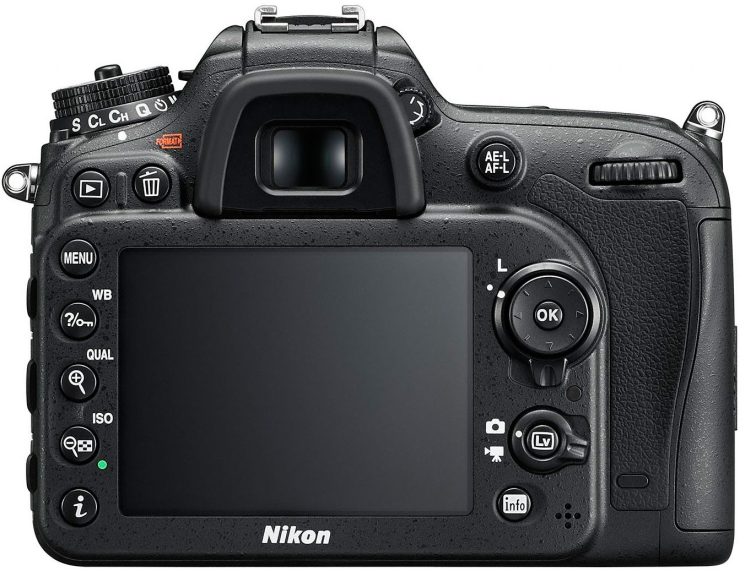 Nikon D7200 aizmugure