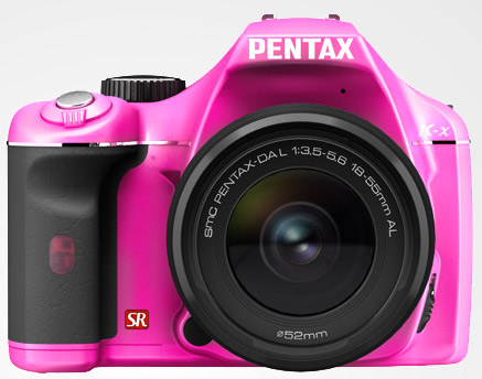 Pentax K-x rozā fotoaparāts